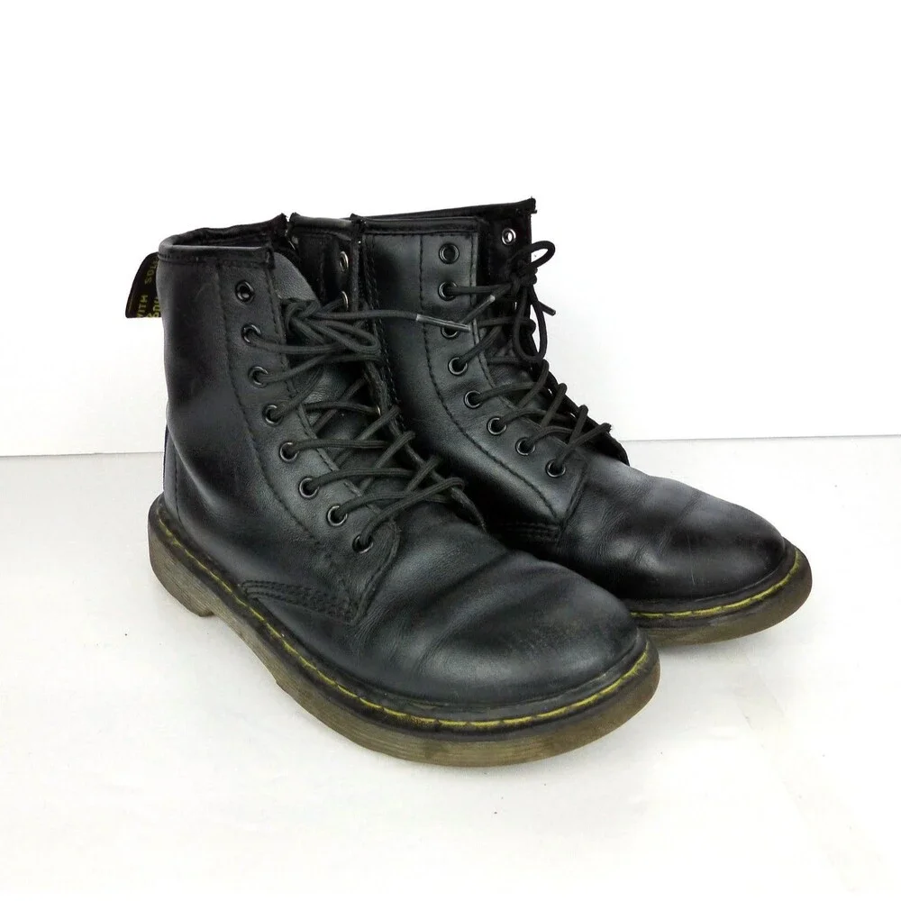 Dr. Martens KIDS US2 Unisex Delaney Combat Boots Black Leather 8 Eye Side Zip